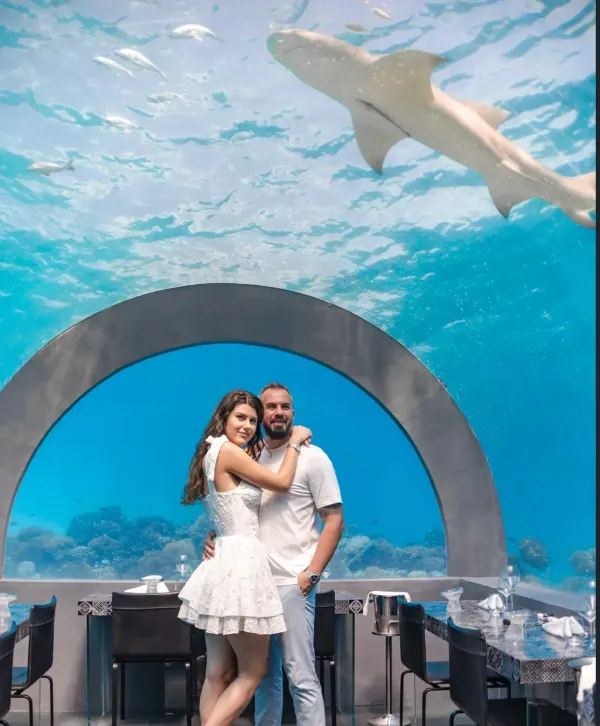 Honeymoon photography session on a Maldives beach